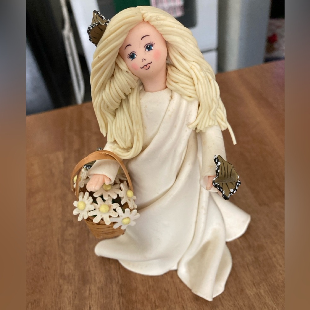 Vtg 2001 Kneeded Angels Soft Clay Figurine Meaningful Life Butterflies Daises
